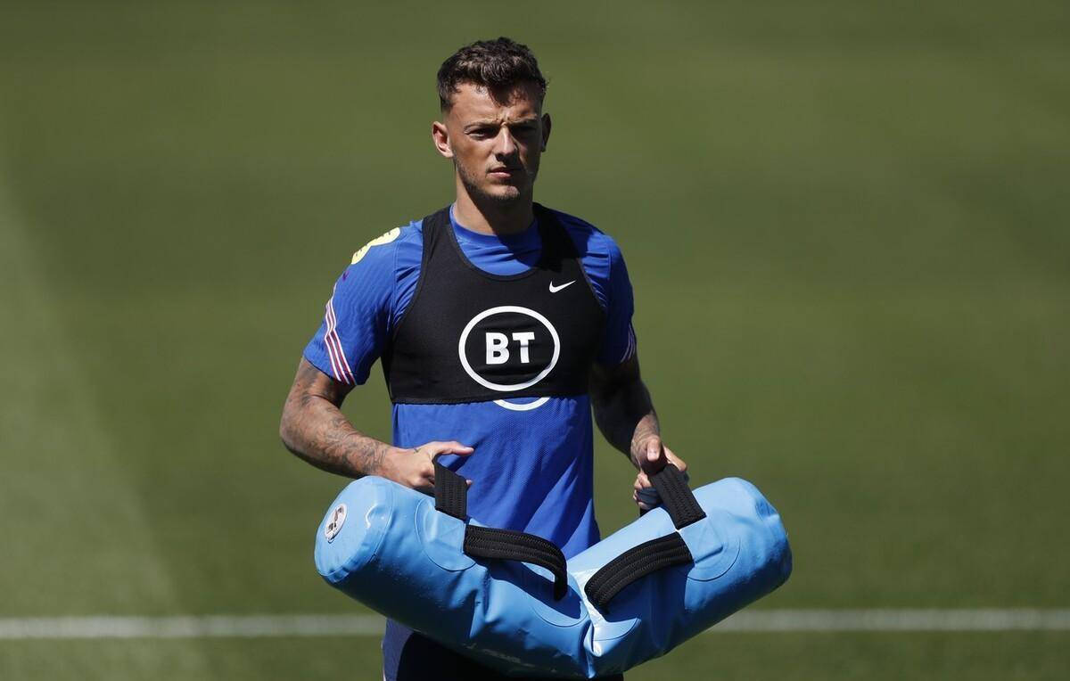 官宣日费内巴切调整名单以备西甲；队长鼓劲环节打磨；话题不断；官宣口径保持一致(费内巴切最新消息)-开云官方网