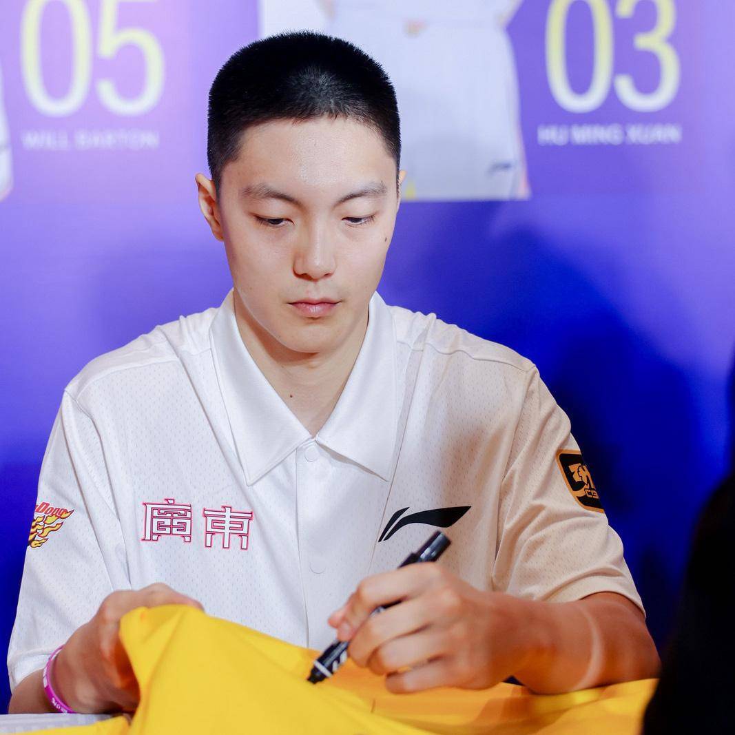 关于赛后欧篮联传出新动向，广东宏远队长鼓劲，高层表态——目标明确，训练强度显著提升的信息-开云免费直播