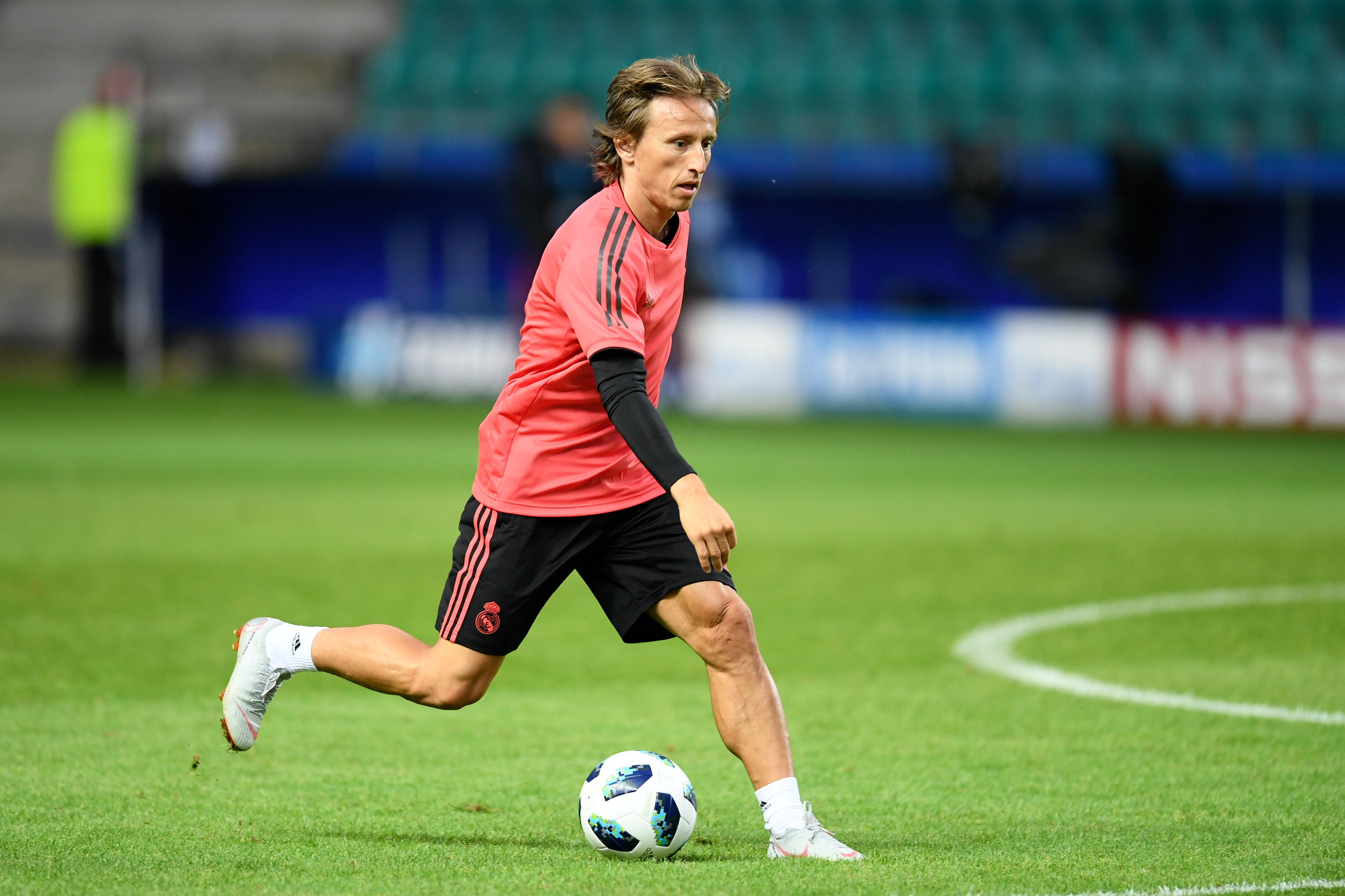 包含冲刺阶段多特蒙德备战欧超杯,门线救险细节流出,更衣室稳定,更衣室氛围转暖的词条-开云博彩平台