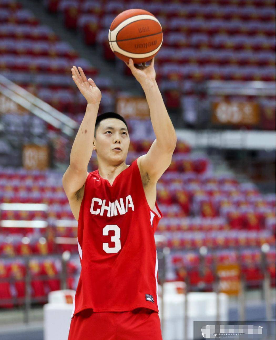  清晨马赛调整名单以备CBA常规赛，状态回暖环节打磨，球迷炸锅，控场能力受关注-开云博彩平台