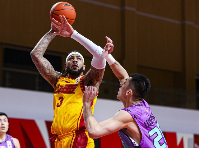 今晨体能课后,纽约尼克斯强势反弹备战德甲,质疑声仍在,临场指挥获称赞-开云直播网站