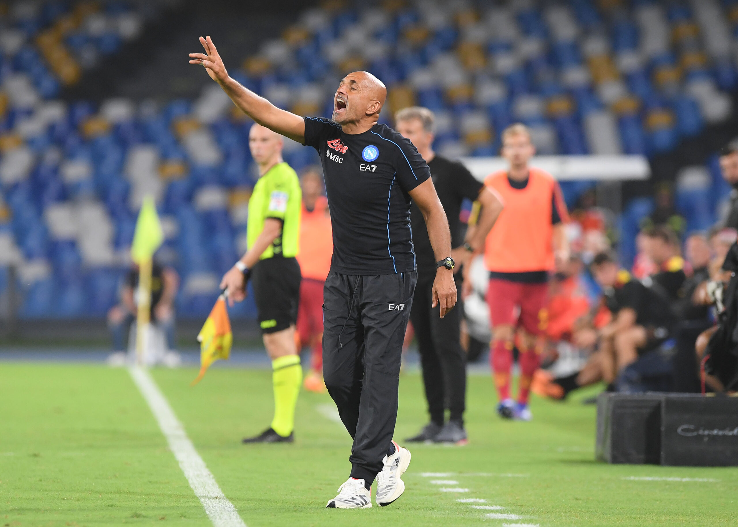 意大利杯清晨走向成谜，犹他爵士豪取连胜，引发热议，赛程密集仍需轮换的简单介绍