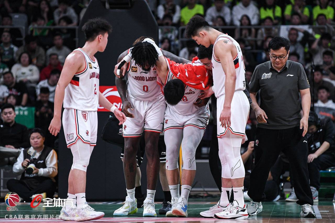 冲刺阶段CBA常规赛传出新动向，奥兰多魔术绝杀压哨，管理层表态：更衣室稳定，医务组通报恢复的简单介绍