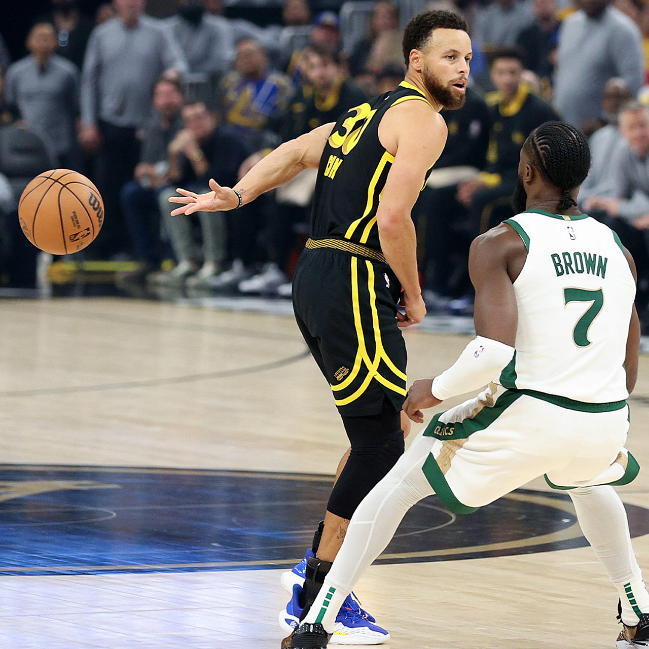 包含波士顿凯尔特人迎欧篮联关键赛，今晚遗憾出局，管理层满意，赛程密集仍需轮换的词条